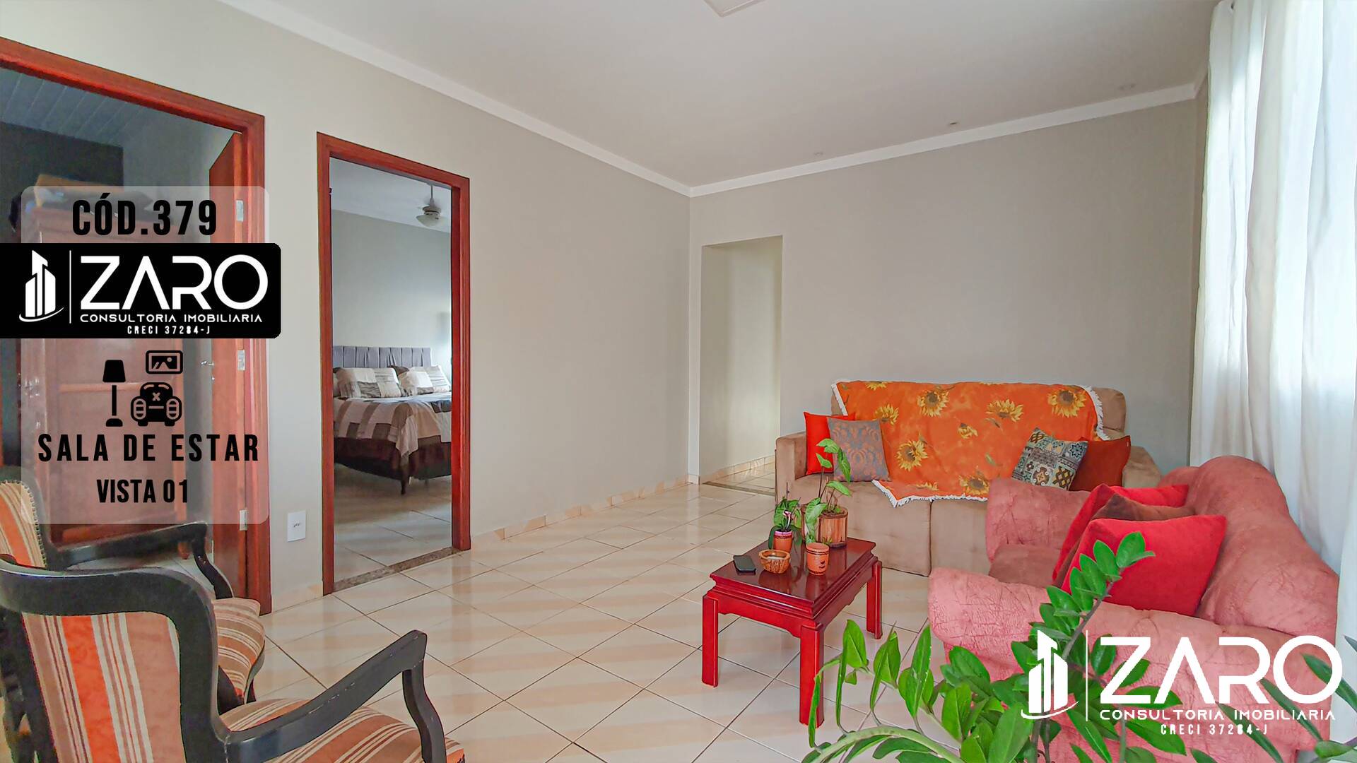 Casa à venda com 3 quartos, 216m² - Foto 1