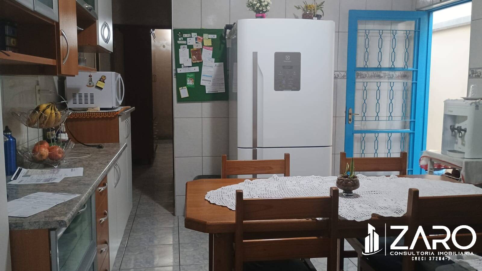 Sobrado à venda com 4 quartos, 225m² - Foto 1