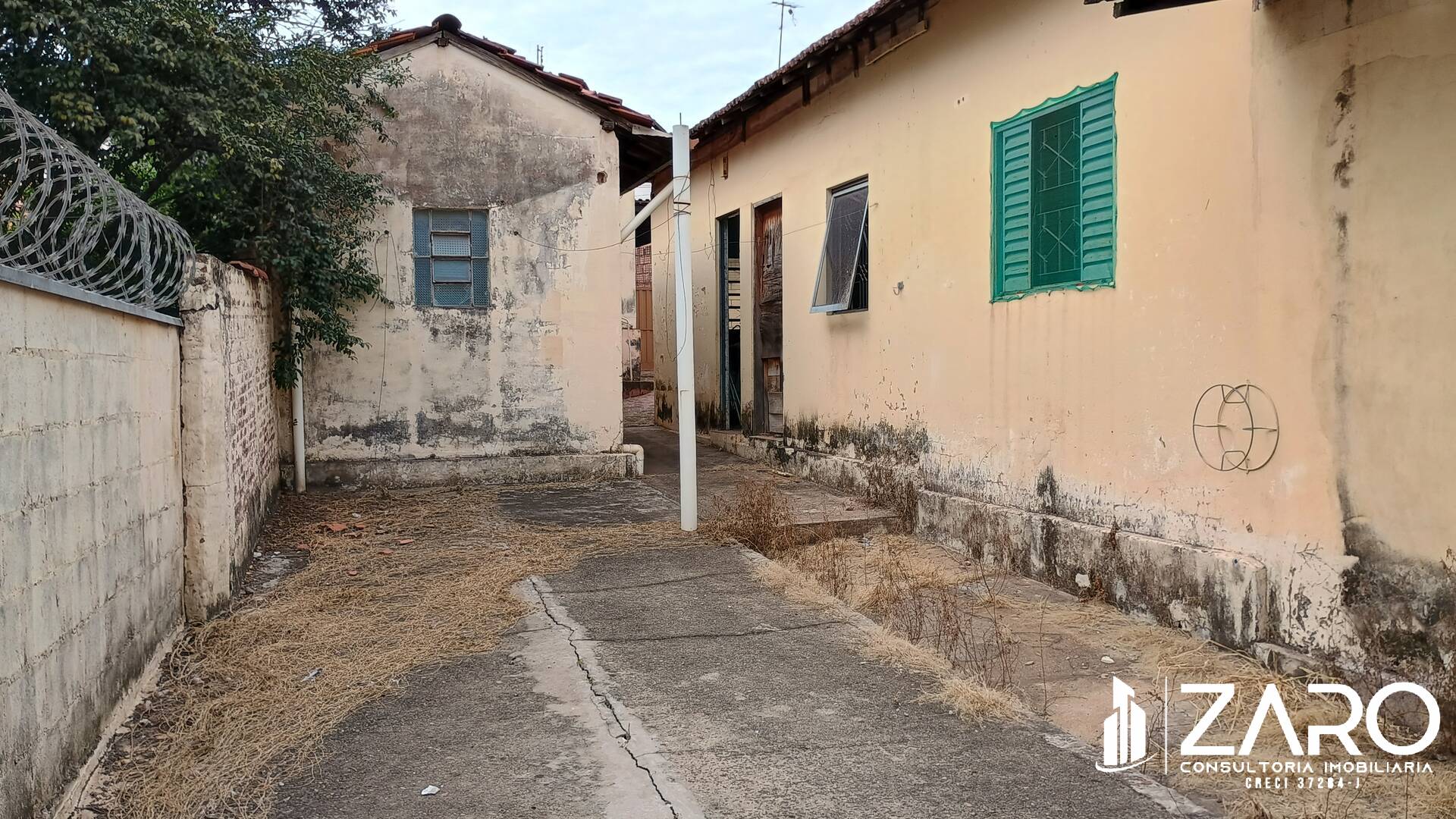 Casa à venda com 3 quartos, 166m² - Foto 1